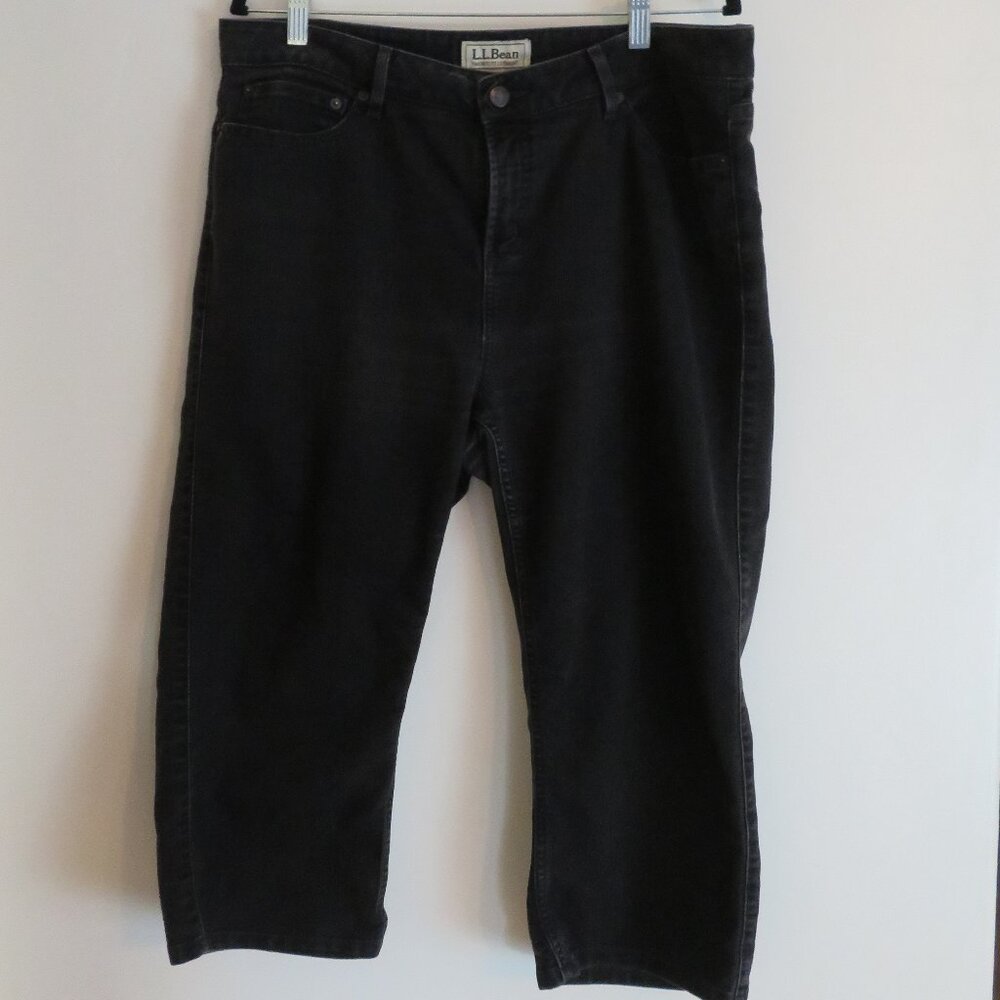 LL Bean | Size 16 Petite | Black Cropped Straight Cut Denim Capri Pants